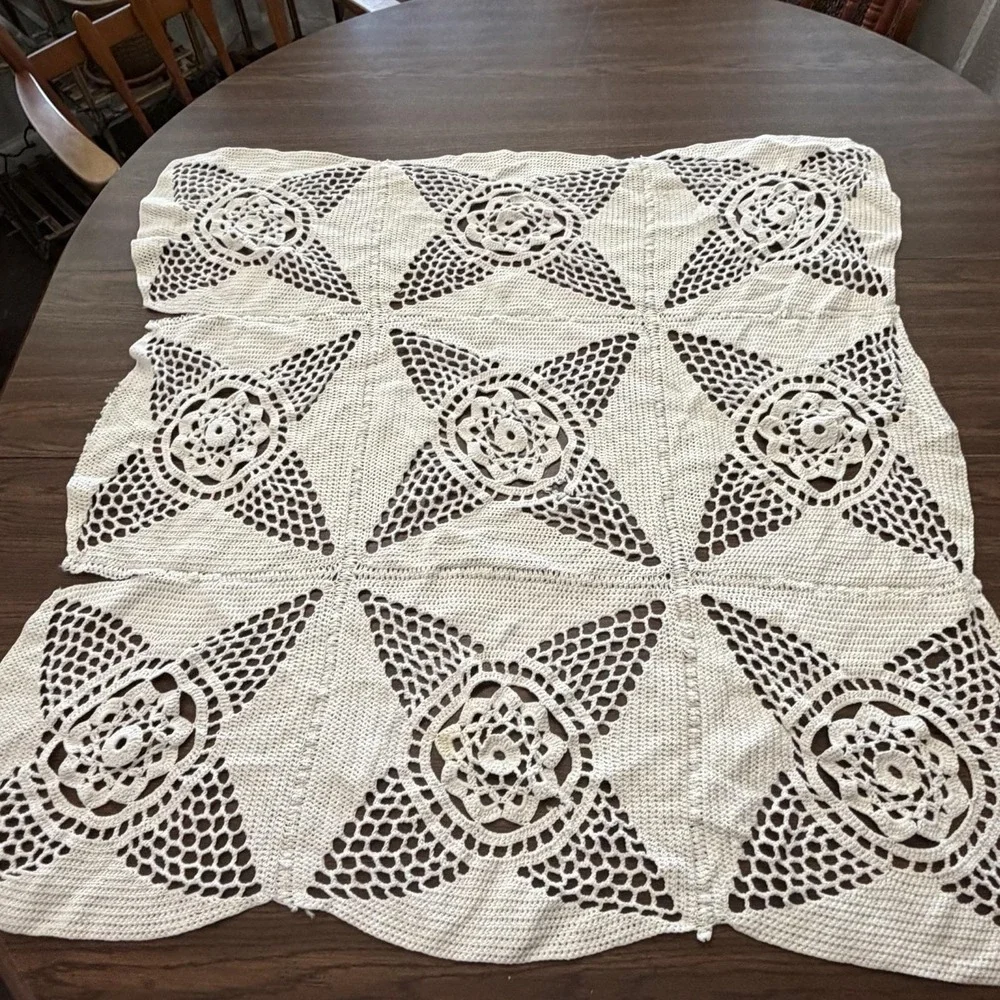 Vintage Handmade Crochet Table Topper 37x34 Floral Medallion Read Description